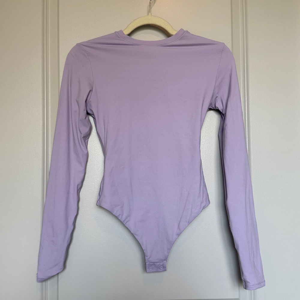 SKIMS lavender FITS EVERYBODY LONG SLEEVE CREW NECK BODYSUIT